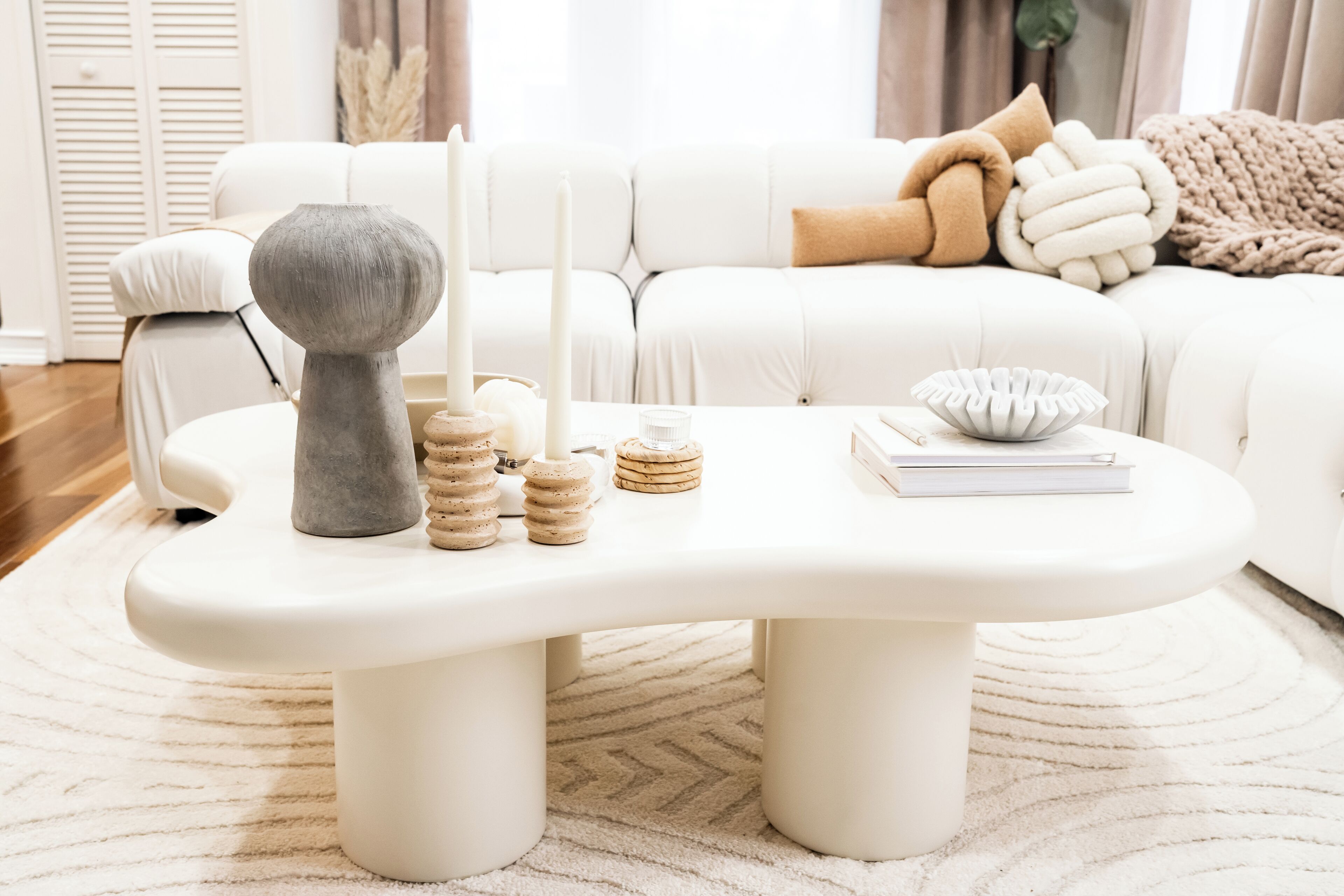 Smart-TV, Kamin, Stereoanlage