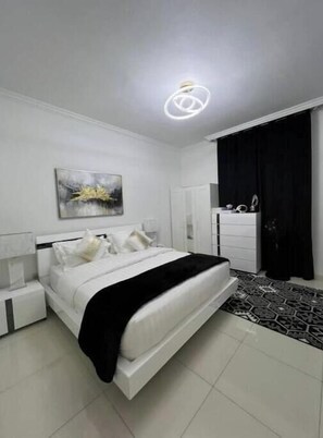 2 Schlafzimmer, Zimmersafe, Schreibtisch, Bügeleisen/Bügelbrett