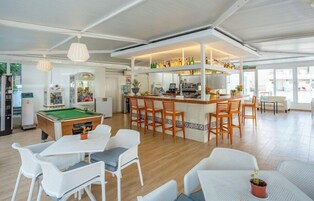Bar (en la propiedad)