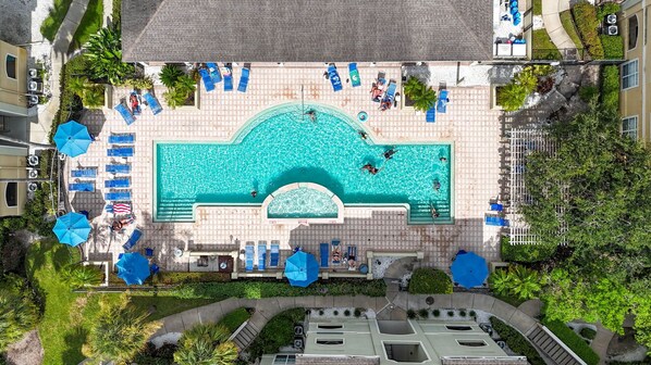 Piscine extérieure, piscine chauffée