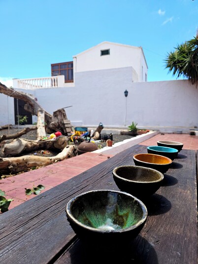 LANZAROTE: Spacious room with private bathroom in a terrera house