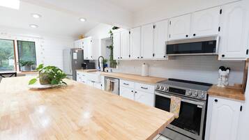 Microwave, oven, stovetop, dishwasher