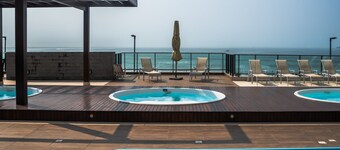 VAC - Beachfront Condo in Itajuba Beach