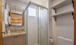 基础公寓 | 浴室 | 淋浴设施