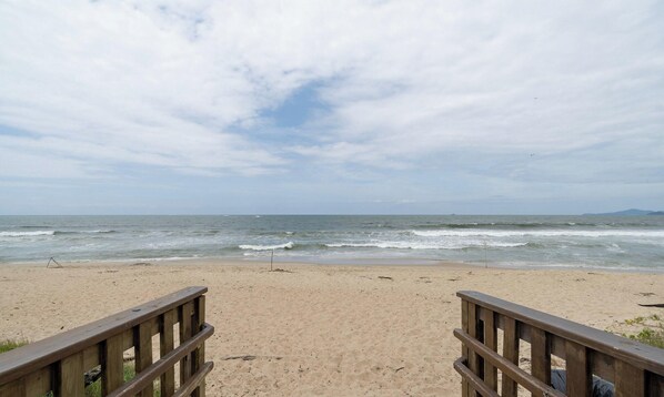 Basic Apartment | Beach - VAC - Beachfront Condo in Itajuba Beach (Barra Velha)