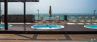 VAC - Beachfront Condo in Itajuba Beach