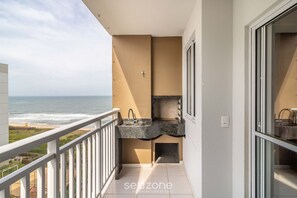 Basic Apartment | Terrace/patio