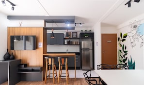 Basic Apartment | Dining