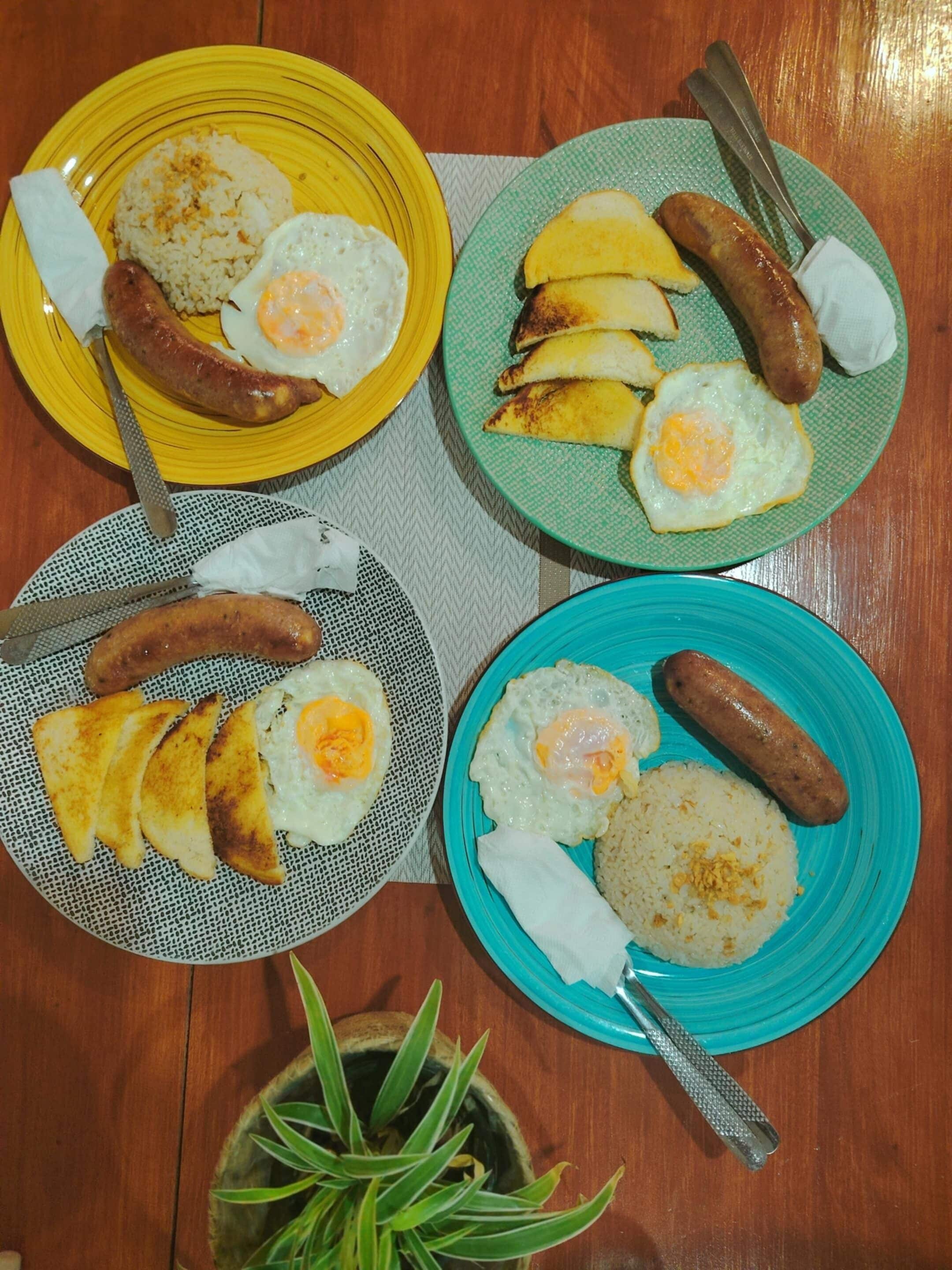 ノートパソコン用作業スペース、WiFi (無料)