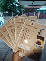 Espacio para trabajar con laptop y wifi gratis 