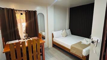 Family Room | Free WiFi, bed sheets