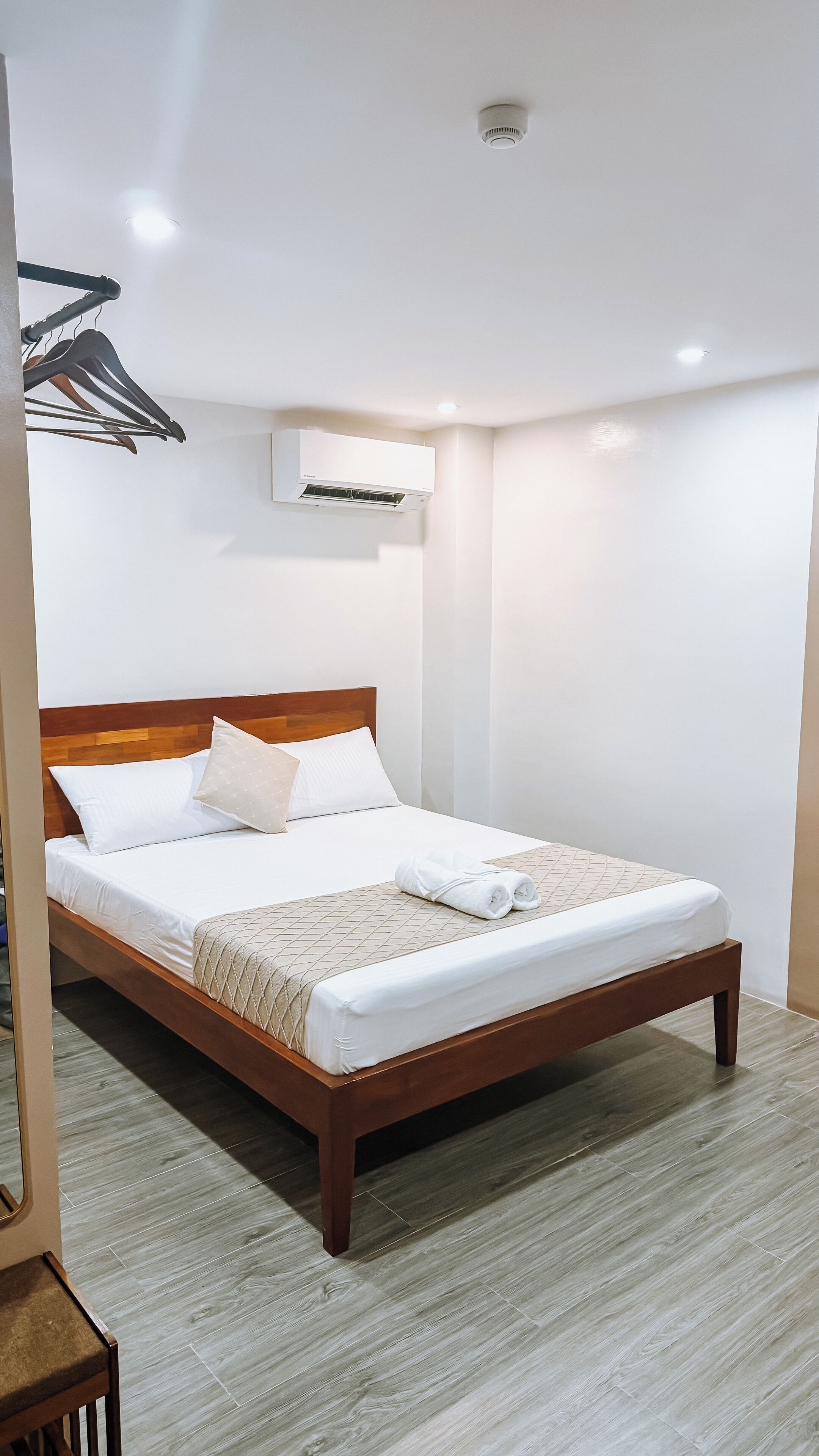 Laptop workspace, free WiFi