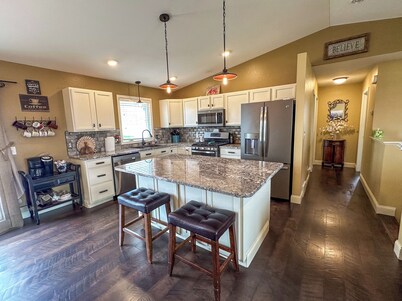 Spacious/Clean 4 Bedroom 2 Bathroom Home away from Home.