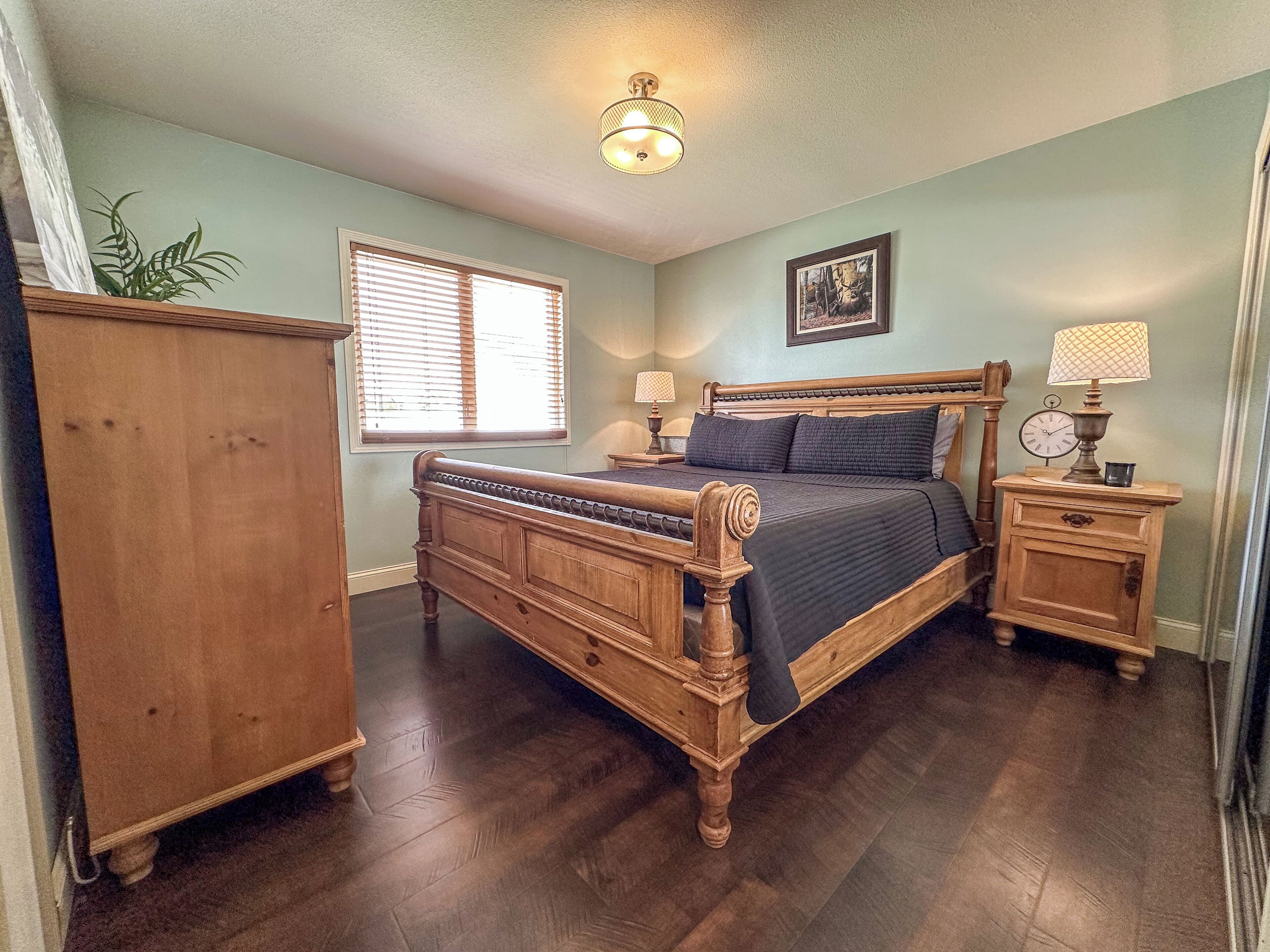 4 bedrooms, WiFi, bed sheets