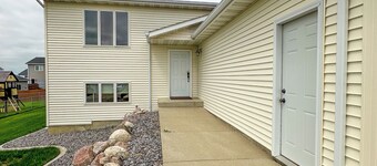 Spacious/Clean 4 Bedroom 2 Bathroom Home away from Home.