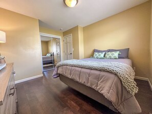 4 bedrooms, WiFi, bed sheets