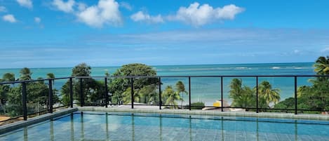 2 piscines extérieures