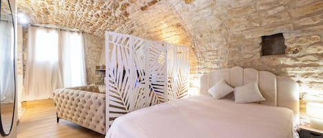 WiFi, bed sheets