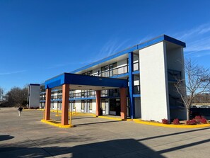 Vista frontal de la propiedad