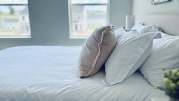 3 bedrooms, iron/ironing board, WiFi, bed sheets