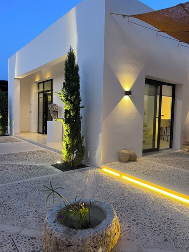 Casa Chica 1. Beautiful apartment near the sea in the middle of the countryside with swimming pool.