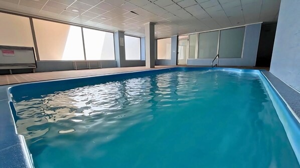 Indendørs pool