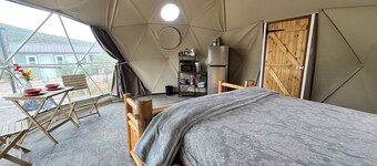 Eastward in Eden.<br>Glamping near Bear Lake