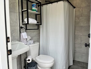 Shower, towels, soap, toilet paper - Dome 4 Glamping at Bear Lake (Laketown)