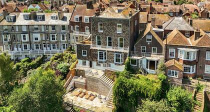 Chequer - a holiday let that sleeps 14 guests in 7 bedrooms