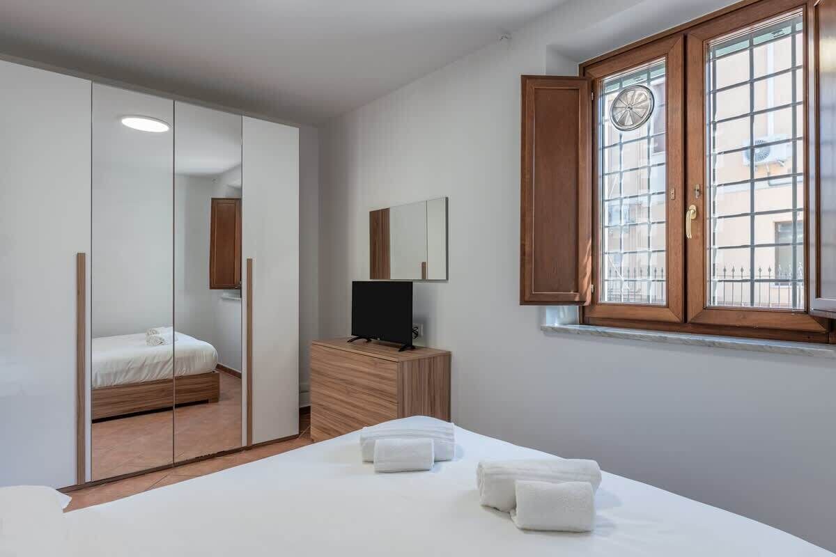 1 chambre, fer et planche à repasser, Wi-Fi gratuit, draps fournis