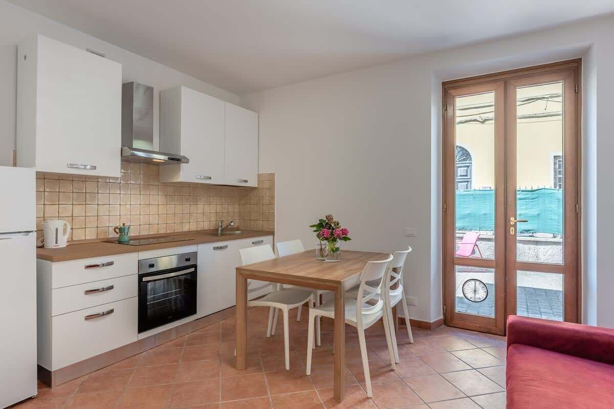 Kühlschrank, Ofen, Herdplatte, Geschirrspüler