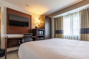 In-room safe, desk, laptop workspace, free WiFi