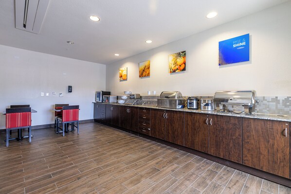 Free daily buffet breakfast