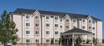 Four Corners Inn & Suites
