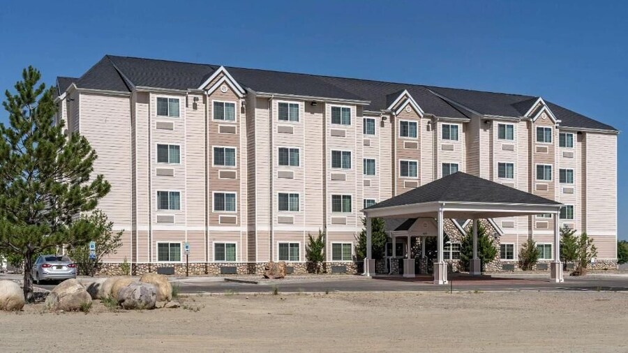 Four Corners Inn & Suites