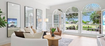 5 Beds Luxury Retreat on Golf Course