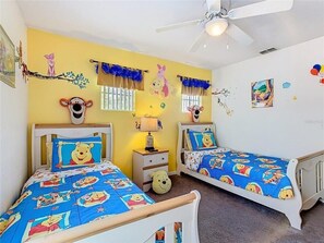 5 slaapkamers, een strijkplank/strijkijzer, wifi, beddengoed