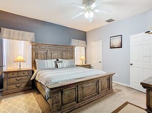 5 bedrooms, iron/ironing board, WiFi, bed sheets