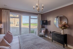 6 bedrooms, Internet - Waterloo Lodge -  a house that sleeps 12 guests  in 6 bedrooms (Richmond)