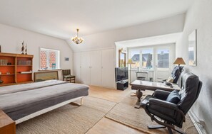 3 bedrooms, free WiFi - 3 bedroom lovely home in Nykøbing M (Nykøbing M)