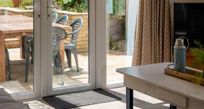 Chuggs Orchard - sleeps 8 guests in 4 bedrooms