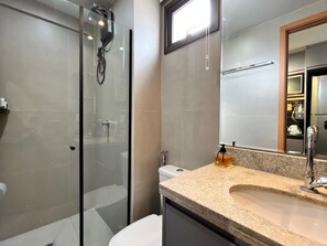 Basic Apartment | Bathroom - Units in Building With Swimming Pool in Barra-ssa - EUB (Salvador)