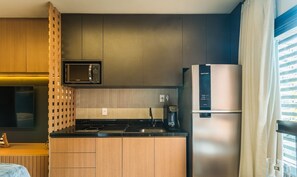 Lägenhet Basic | Eget kök | Kylskåp, mikrovågsugn, spishäll och grytor/köksredskap