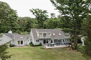 Exterior - Waterfront Paradise Private Beach + Dock + Hot tub (Saint James)