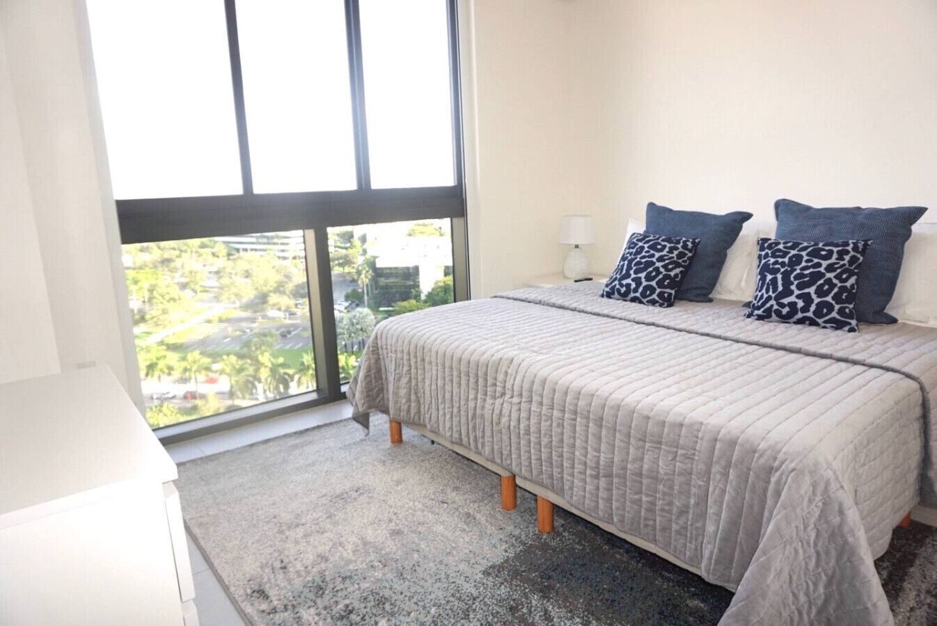 1 chambre, bureau, fer et planche à repasser, Wi-Fi