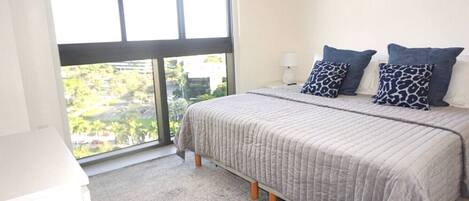 1 chambre, bureau, fer et planche à repasser, Wi-Fi