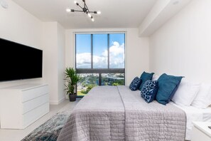 1 bedroom, desk, iron/ironing board, WiFi