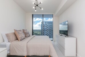 1 bedroom, desk, iron/ironing board, WiFi - Cozy & Modern 1BR Perfect for Business or Leisure (Doral)