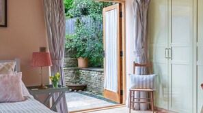 2 bedrooms, iron/ironing board, WiFi - Lemon Tree Cottage - Luxury Cottages (Painswick)