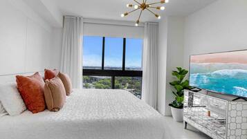2 habitaciones, escritorio, tabla de planchar con plancha y wifi